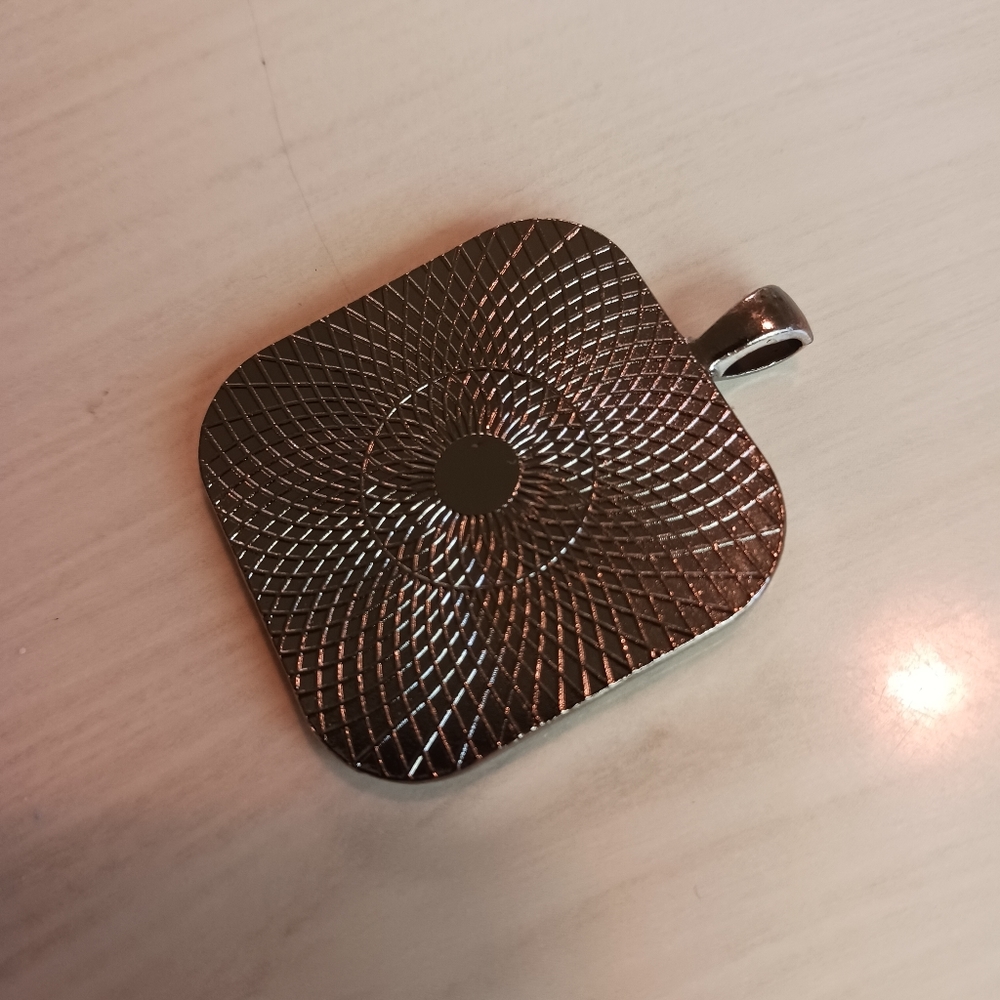 Ten Pendant Trays and Cabachons - Picture 2 of 6